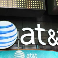 Should I Buy AT&T? 3 Pros, 3 Cons