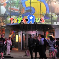 Toys ‘R’ Us to Extend Holiday Layaway Service