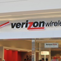 Verizon vs. AT&T: Which Should You Buy?