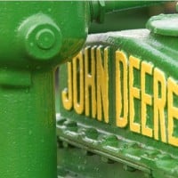 Should I Buy Deere? 3 Pros, 3 Cons