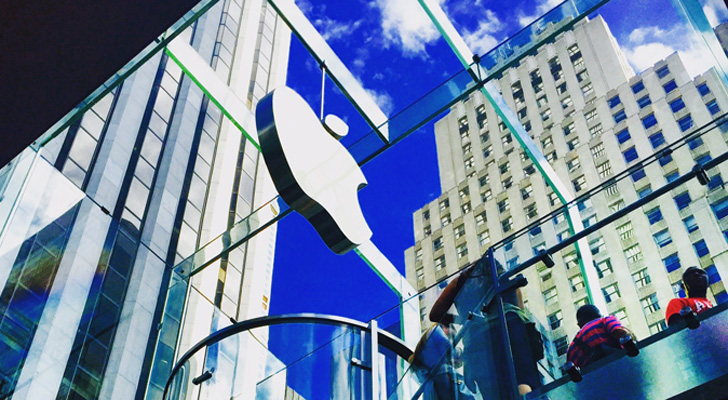  Top Tech Growth Stocks: Apple (AAPL)