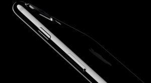 Apple Inc. Gets Extra Help From the Dual Camera iPhone 7 Plus (AAPL)