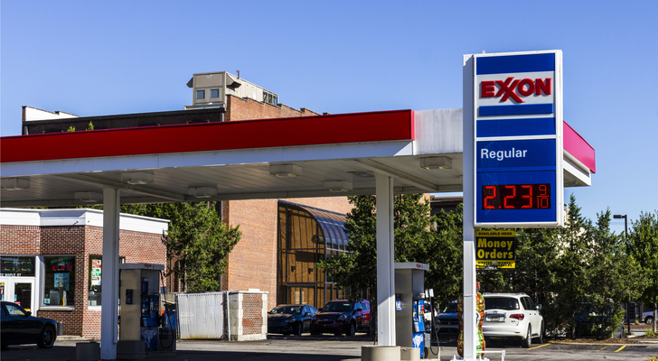 XOM - Exxon Mobil Corporation (XOM) Stock Delivers Despite Low Oil Prices