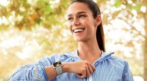 Mother’s Day 2018 High Tech Gift Guide: Fitbit Versa
