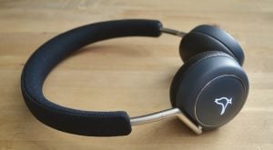 Mother’s Day 2018 High Tech Gift Guide: Libratone Q Adapt One-Ear Headphones