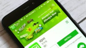 iQiyi (IQ) app displayed on a mobile phone app store