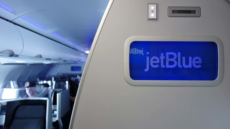 JBLU stock - JetBlue (JBLU) Stock Slumps on Earnings Miss