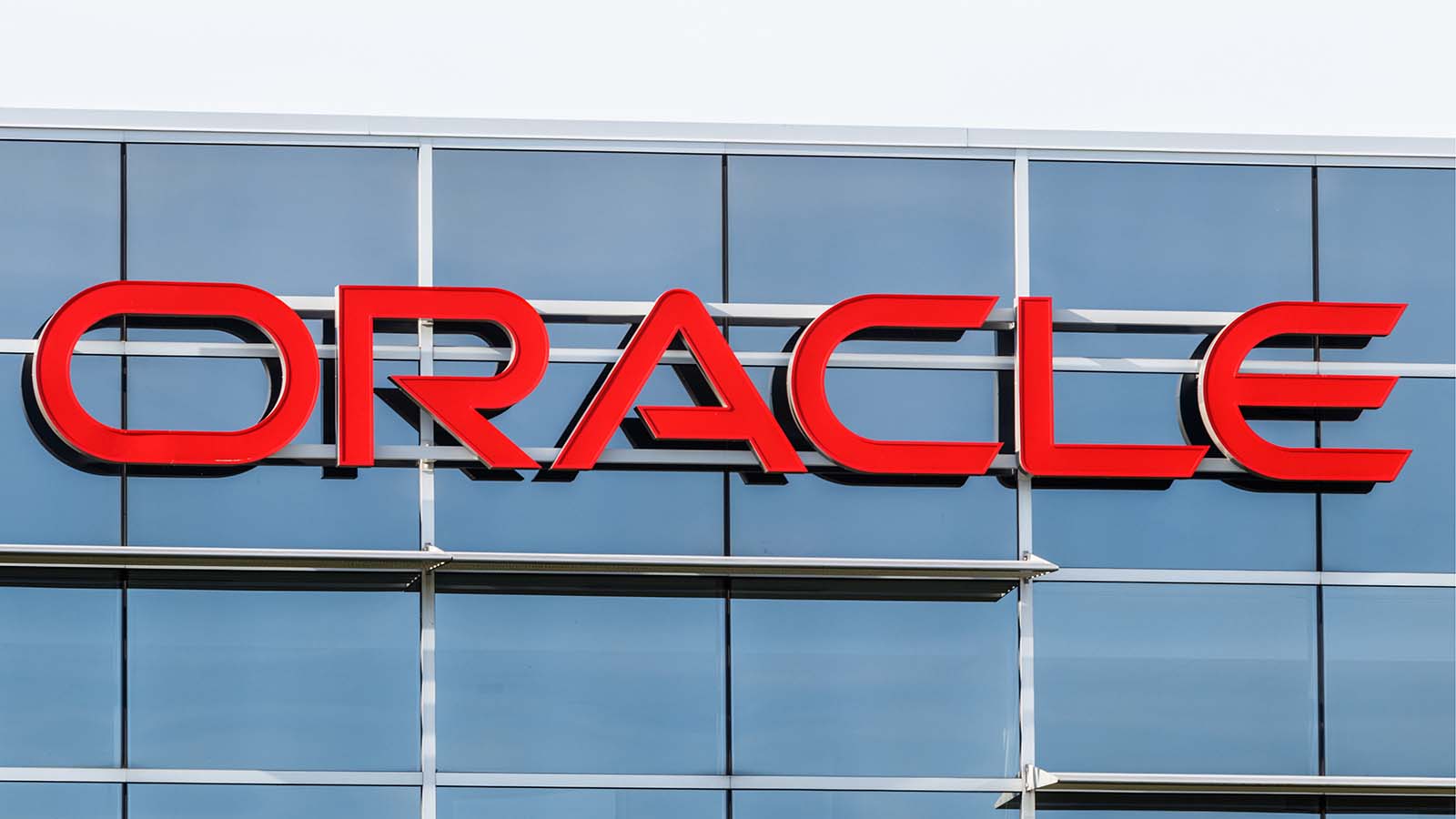 Is Oracle Stock a Buy Amid Cloud Wars and Valuation Concerns?