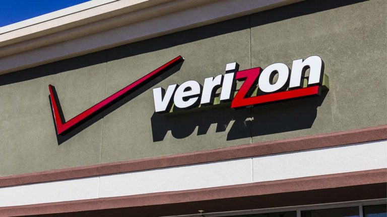 VZ stock - Verizon Stock: Investors Should Stay Away From This D-Rated Dividend Trap