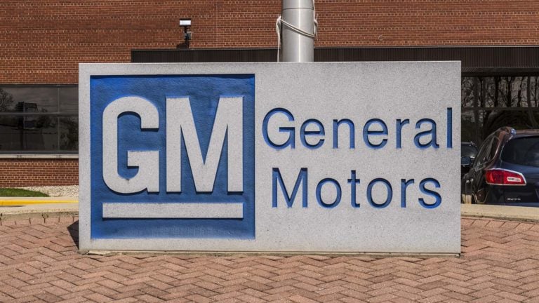 GM stock - Is Warren Buffett Giving Up on General Motors (GM) Stock?