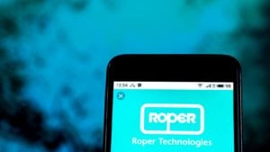 Image du logo Roper Technologies visible sur l'écran d'affichage