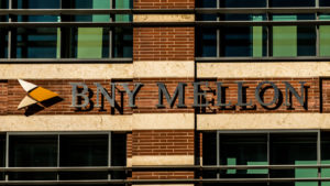 The Bank of New York Mellon Earnings: BK Stock Battered 8% on Q4