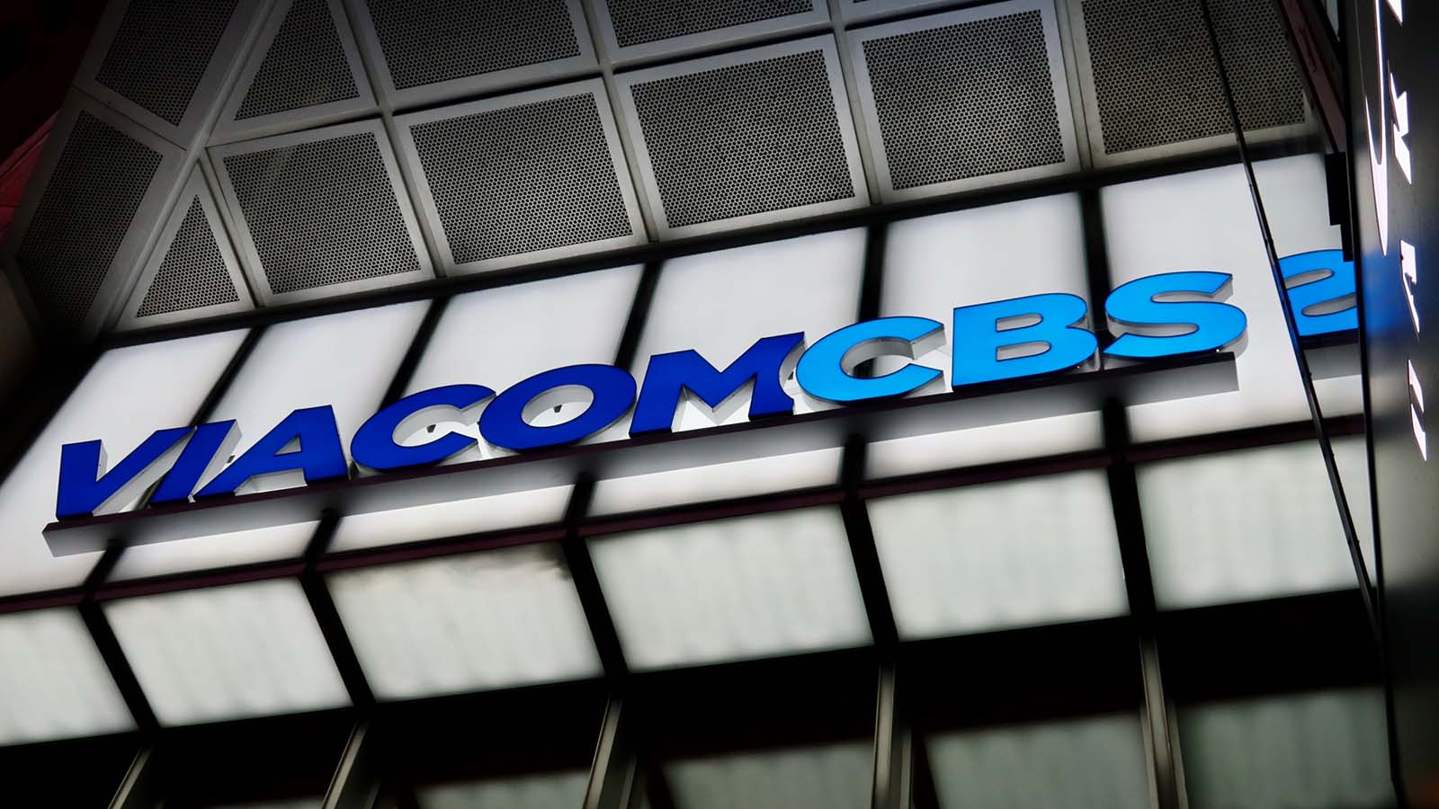 Viacomcbs share price