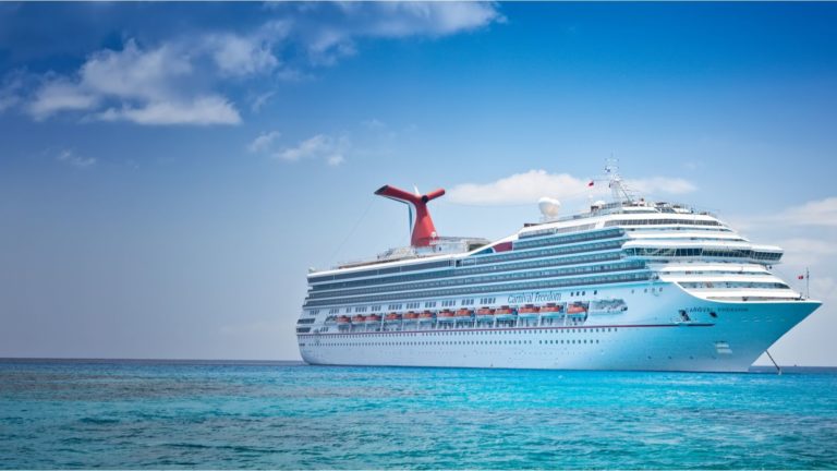 CCL stock - Debt and Economy Loom Over Carnival Cruise Lines
