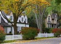 An image of houses in a neighborhood