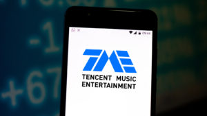 Logo Tencent Music (TME) sur un écran d'iphone