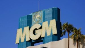 MGM カジノの建物にある MGM のロゴの写真。