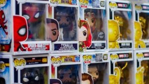 Une pile de Funko Pop !  boîtes de Funko .