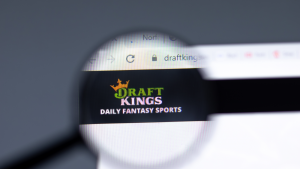 Site Web DraftKings (DKNG) dans le navigateur avec le logo de l'entreprise