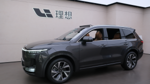 Voiture électrique Li Auto en magasin.  Li Auto Aussi connue sous le nom de Li Xiang, est une société chinoise de véhicules électriques (EV)