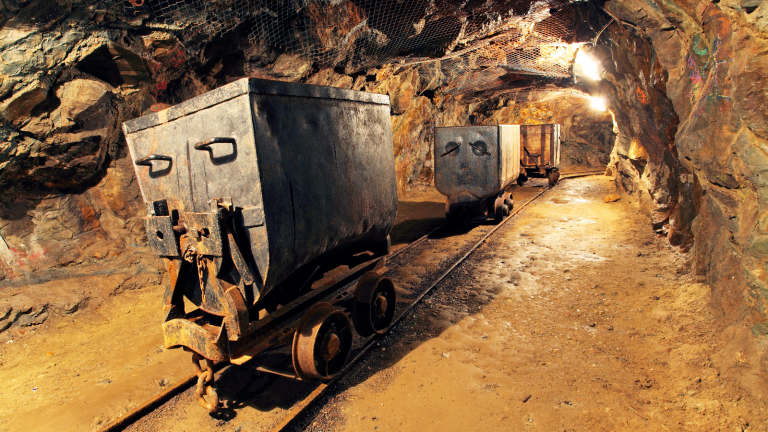 CDE stock - Coeur Mining (CDE) Stock Gains on Deal With AngloGold Ashanti
