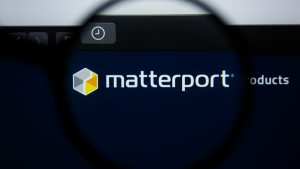 Matterport (MTTR 株) Web サイトのホームページのイラスト編集。 MATTERPORT ロゴがディスプレイ画面に表示されます。