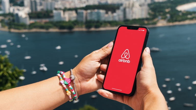 ABNB stock - Hold Airbnb Stock as Homestay Leader Makes Big Changes