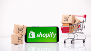 Shopify (SHOP) pe afișajul telefonului.