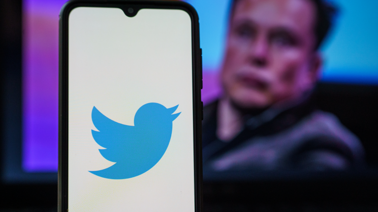 TWTR stock - TWTR Stock Falls as Elon Musk Scraps Twitter Deal