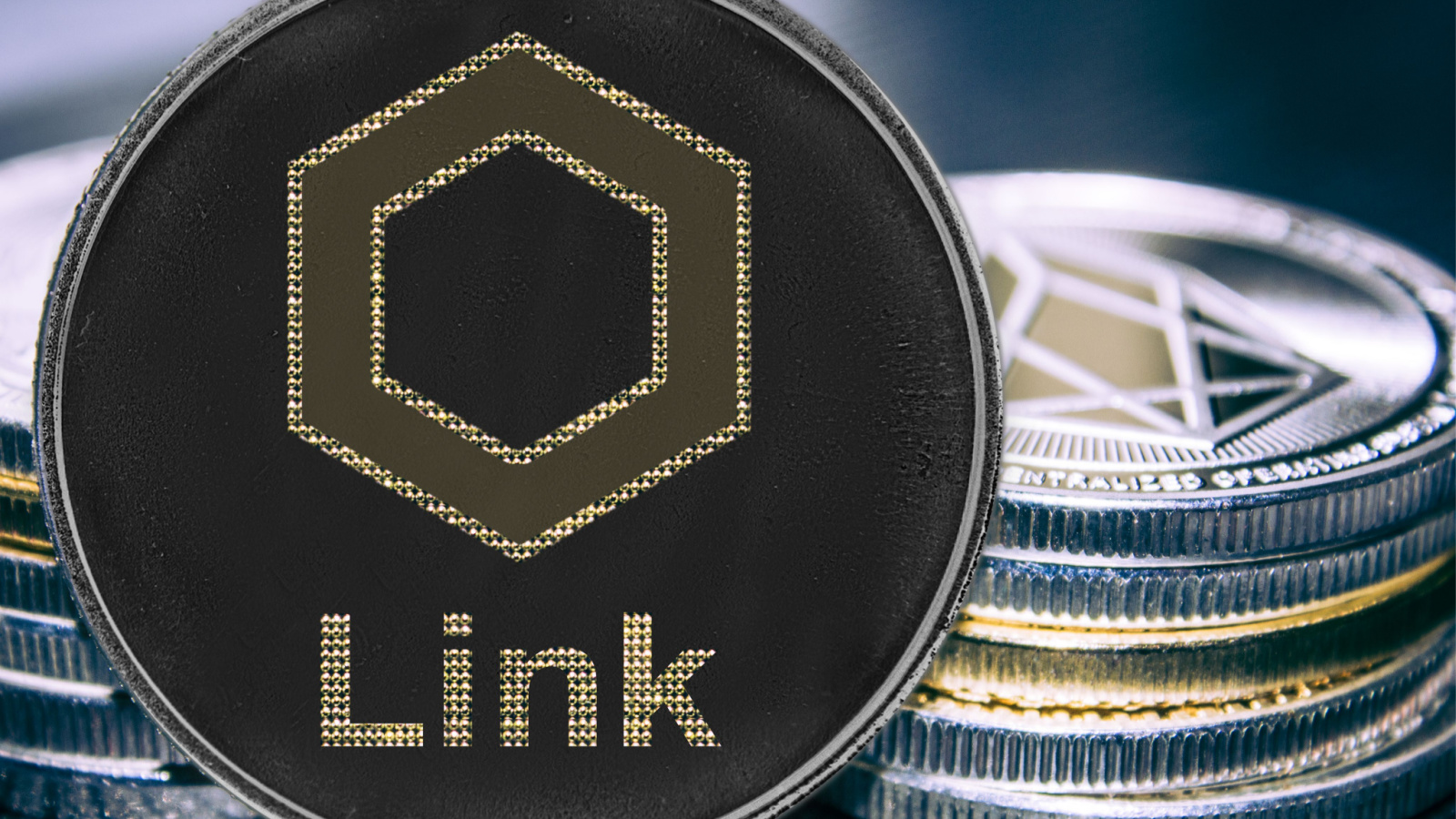 A physical token representing the Chainlink (LINK-USD) crypto and Price Predictions.