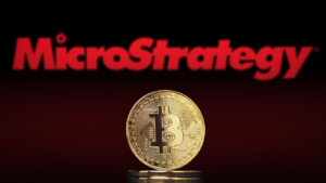 Grafikon logotipa MicroStrategy (MSTR) s Bitcoinom