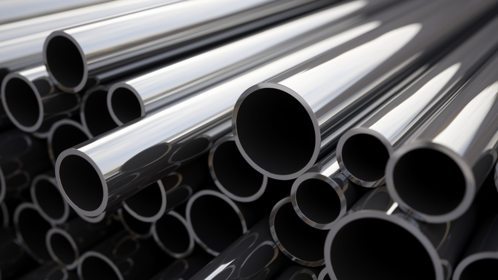 HUDI stock: a pile of stainless steel pipes of various sizes