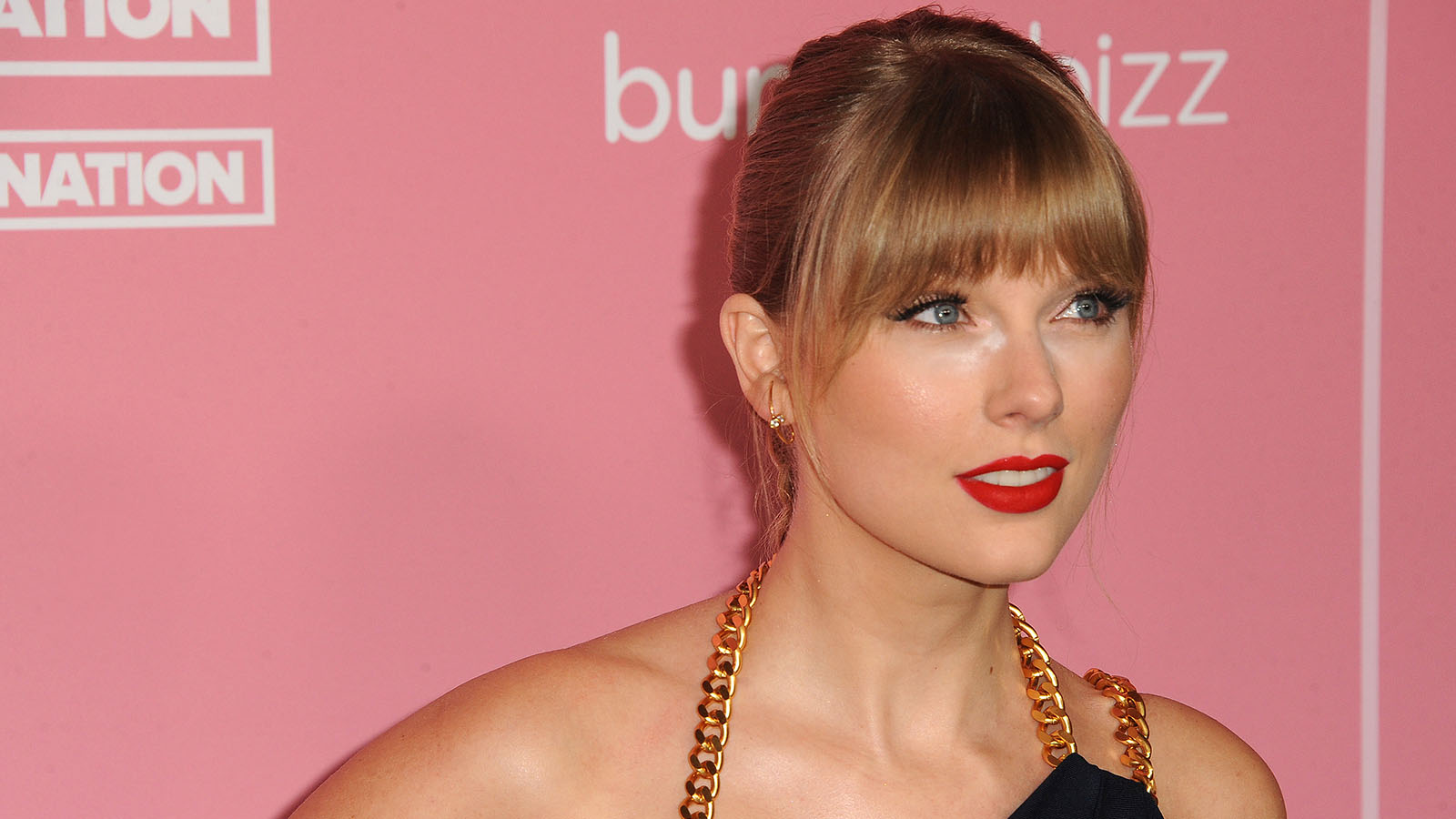 A close up of Taylor Swift on a red carpet representing Ticketmaster cancel Taylor Swift ticket sales.
