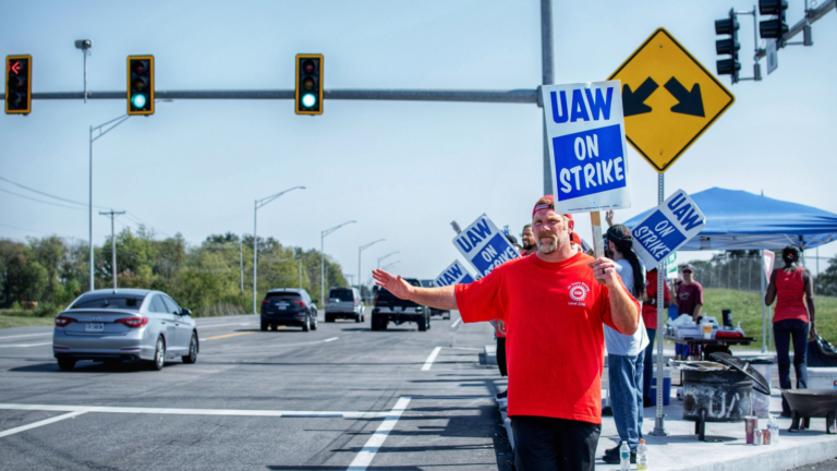 UAW strike - UAW Strike Alert: Auto Workers Expand Strikes at GM, Stellantis