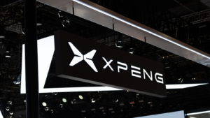 上海国際自動車産業展示会の XPeng (XPEV) 車のロゴ