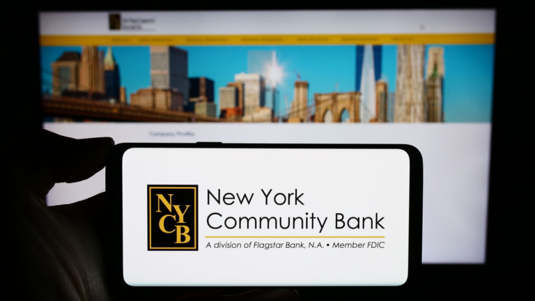 NYCB stock - NYCB Stock Alert: New York Community Bancorp’s Deposits Fall 7%