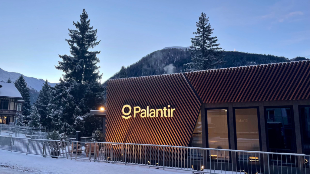 Palantir Stock Analysis: 3 Reasons to Pause Before Taking the PLTR Plunge