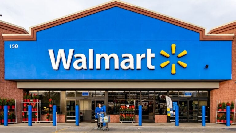 Walmart stock - Stock Market Crash Alert: Why Walmart Stock Is Perfect to Own Right Now